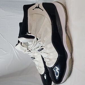 Jordan 11 Retro High Concord Size 12  378037-100 White Black